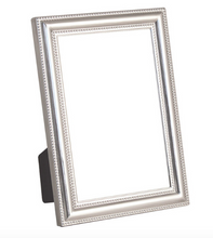 Load image into Gallery viewer, Beaded Edge Frame 4x6 by Tipperary Crystal - 5600100086