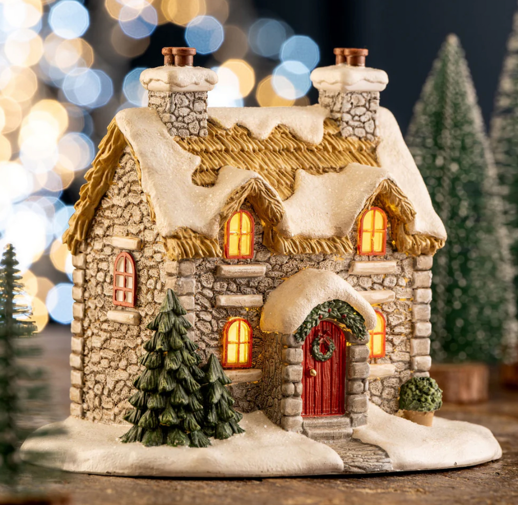 Aynsley - Christmas Cottage LED - 30846