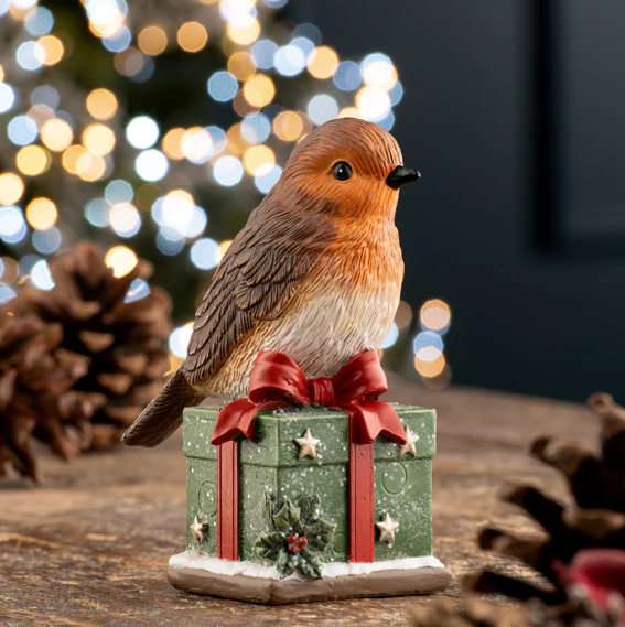 Aynsley Christmas – Robin & Gift Figurine – XMAS30845