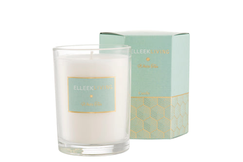 Belleek Living Home Fragrance White Tea Candle Subtle citrus top notes of lemon & bergamot are layered with calming white tea & soft jasmine middle notes. Woody & earthy base notes of cedarwood & musk bring this fragrance together to create an uncomplicated, calming & delicate scent.  Burn Time 40 Hours (approx) Wax Blend - 60% Paraffin Wax, 40% Palm Wax